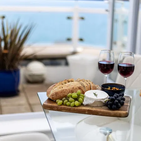 Apartmán New! Stunning 2 Bed Front Penthouse - Topaz, Compass Point Carbis Bay