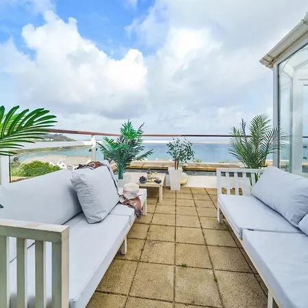 Apartmán New! Stunning 2 Bed Front Penthouse - Topaz, Compass Point *