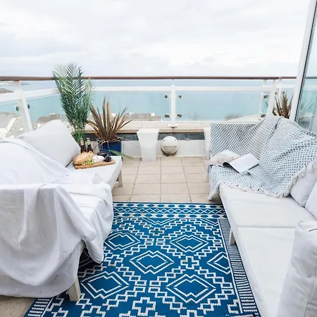 Apartmán New! Stunning 2 Bed Front Penthouse - Topaz, Compass Point