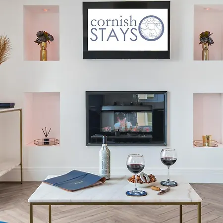 Apartmán New! Stunning 2 Bed Front Penthouse - Topaz, Compass Point